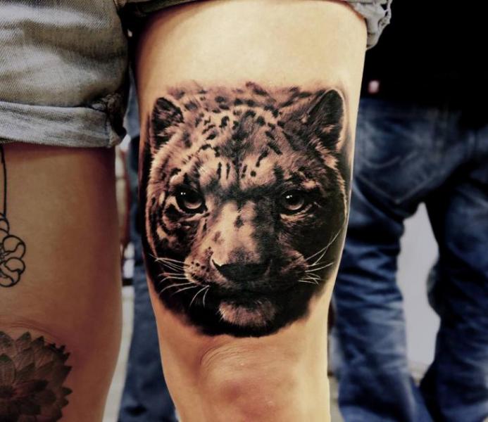 Realistic Tiger Thigh Tattoo by Tattoo Studio 73