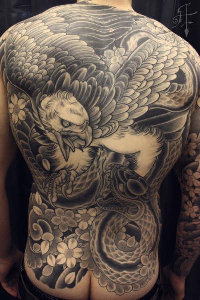 Schlangen Rücken Adler Po Tattoo von Antony Tattoo