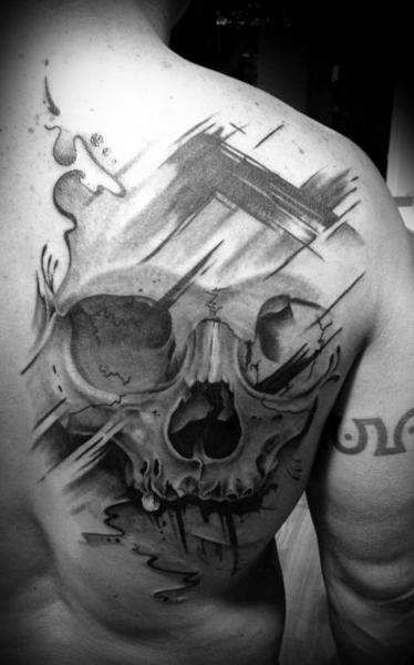 Tatuaje Cráneo Espalda por Westfall Tattoo
