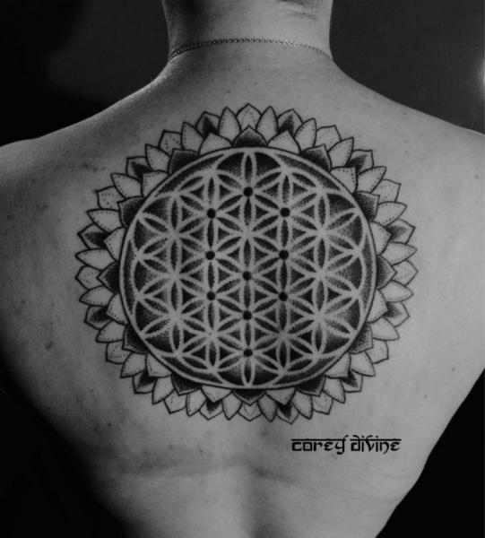 Rücken Geometrisch Tattoo von Corey Divine