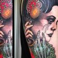 tatuaje Hombro New School Mujer Esqueleto por Marked For Life