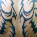 tatuaje Espalda Alas por Dr Mortiis Tattoo Clinic