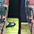 Waden Bein Skeleton tattoo von Toko Lören Tattoo
