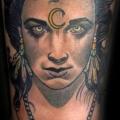 tatuaje Brazo Mujer por Underworld Tattoo Supplies