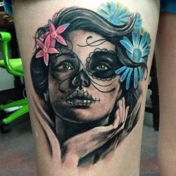 Tatuaje Cráneo Mexicano Muslo por Underworld Tattoo Supplies