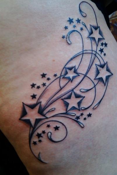 Tatouage Étoile par Body Line Tattoo