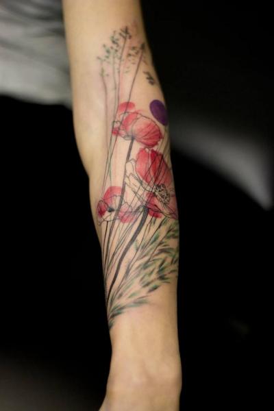 Tatuagem Braço Flor Aquarela por Dead Romanoff Tattoo