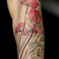 tatuaje Brazo Flor Acuarela por Dead Romanoff Tattoo