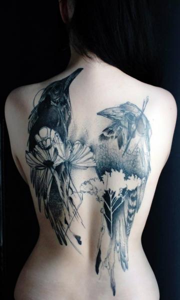 รอยสัก หลัง นก โดย Dead Romanoff Tattoo