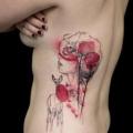 tatuaje Lado Mujer Abstracto por Dead Romanoff Tattoo