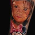 tatuaje Brazo Retrato Minnie por Piranha Tattoo Studio