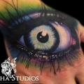 tatuaggio Mano Occhio di Piranha Tattoo Studio