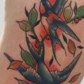 tatuaggio Gamba Passero di Piranha Tattoo Studio