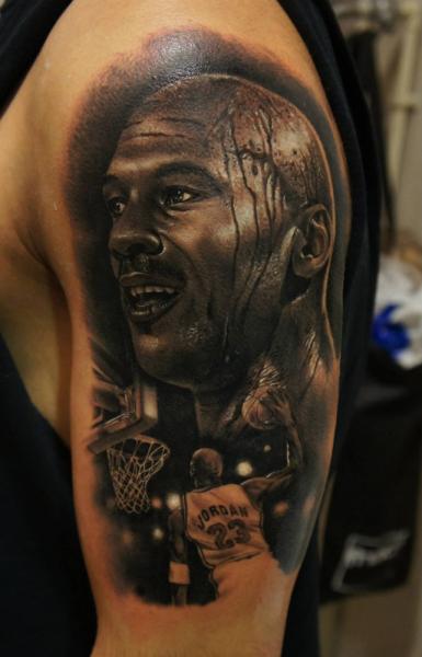 pecho Soldado explosión Tatuaje Hombro Retrato Realista Michael Jordan por Fredy Tattoo