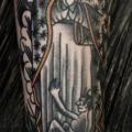 tatuaje Brazo Old School Religioso por Philip Yarnell