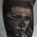 tatuaje Brazo Cráneo mexicano Mujer por Pete the Thief