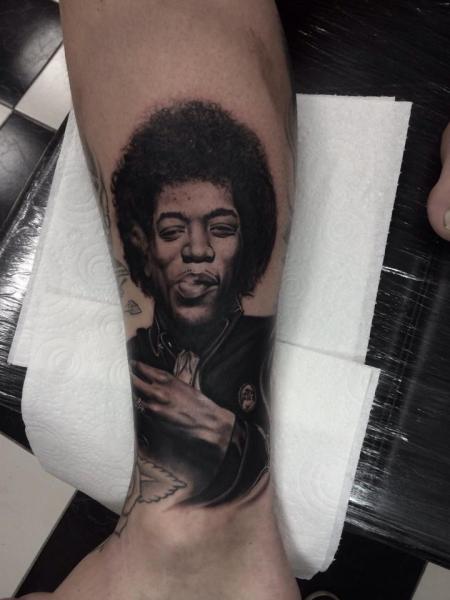 Tatuaje Retrato Realista Pierna Jimi Hendrix por Pete the Thief