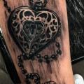 Herz Schlüssel Schloss tattoo von Drew Apicture
