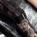 tatuaje Realista Pierna Big Ben por Drew Apicture