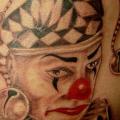 tatuaje Hombro Payaso por Synergik Tattoo