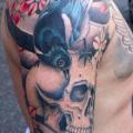 Arm Japanische Totenkopf tattoo von Custom Ink Tattoo