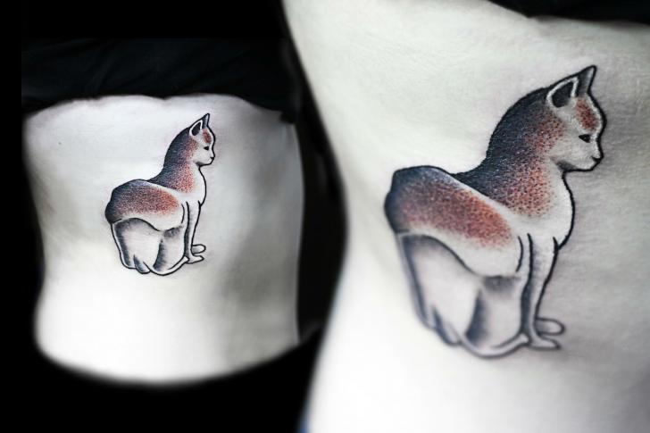 Tatuaż Bok Kot Dotwork przez Rock n Ink Tattoo