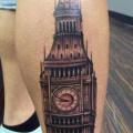 Realistische Waden Big Ben tattoo von Last Angels Tattoo