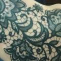 Schulter Blumen Nacken tattoo von Last Angels Tattoo