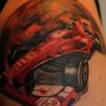 tatuaje Hombro Coche F1 Ferrari por Atrixtattoo
