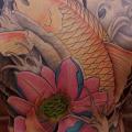 tatuaż Kwiat Japoński Plecy Karp Koi przez White Rabbit Tattoo