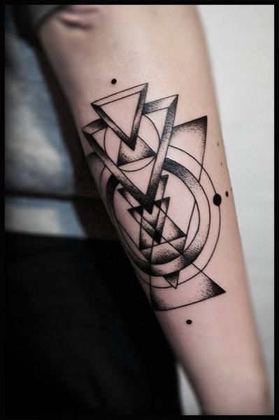 Tatuaje Dotwork Geométrico Abstracto por White Rabbit Tattoo