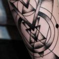 tatuaje Dotwork Geométrico Abstracto por White Rabbit Tattoo