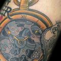 Arm Uhr tattoo von Devils Ink Tattoo