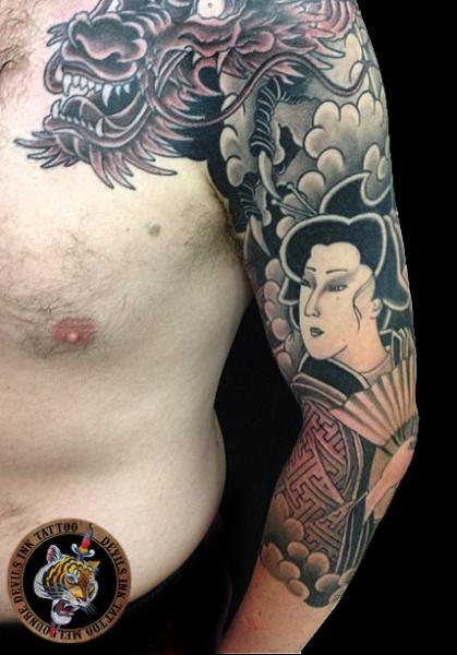 Tatuaje Brazo Japoneses Dragón Geisha por Devils Ink Tattoo