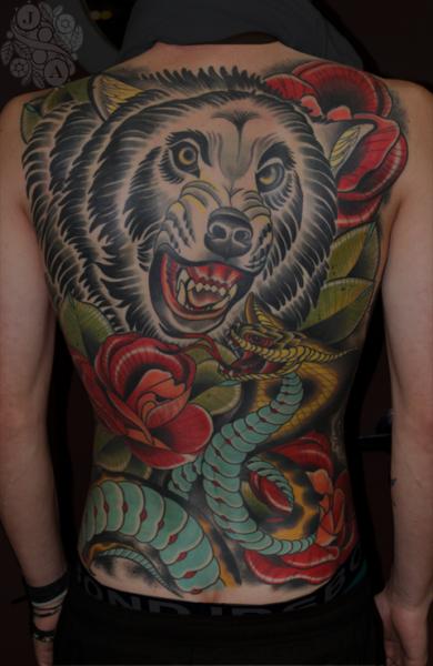 Tatuagem New School Cobra Costas Urso por Devils Ink Tattoo