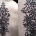 tatuaggio Schiena Dotwork Decorazione di Hidden Moon Tattoo