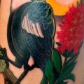 tatuaje Brazo Realista Pájaro por Chapel Tattoo