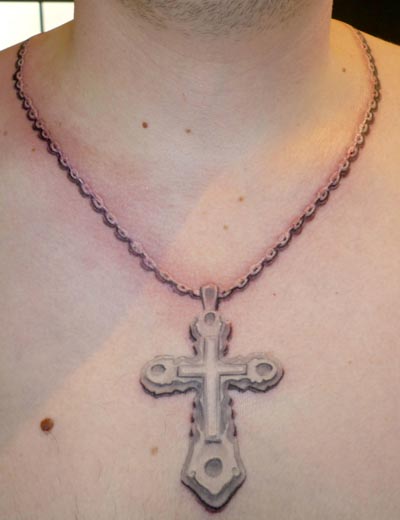 Brust Religiös Nacken Crux Tattoo von Herzstich Tattoo