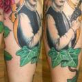 tatuaje Retrato Pierna Flor Hoja por Herzstich Tattoo