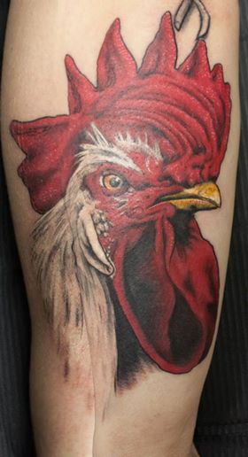 Tatouage Réaliste Coq par Herzstich Tattoo