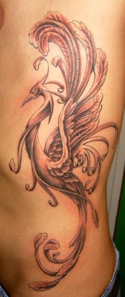 Tatuaje Fantasy Lado Fénix por Herzstich Tattoo