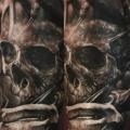 Waden Totenkopf tattoo von Domantas Parvainis