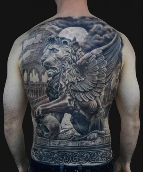 Rücken Löwen Statue Tattoo von Jamie Lee Parker