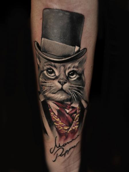 Tatuaje Brazo Gato Sombrero por Pawel Skarbowski