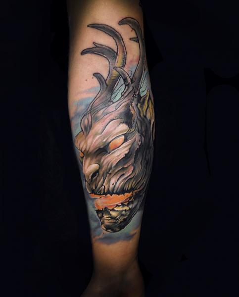 Tatuaje Brazo Fantasy Demonio por Pawel Skarbowski
