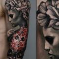 Schulter Arm Blumen Frauen tattoo von Redberry Tattoo