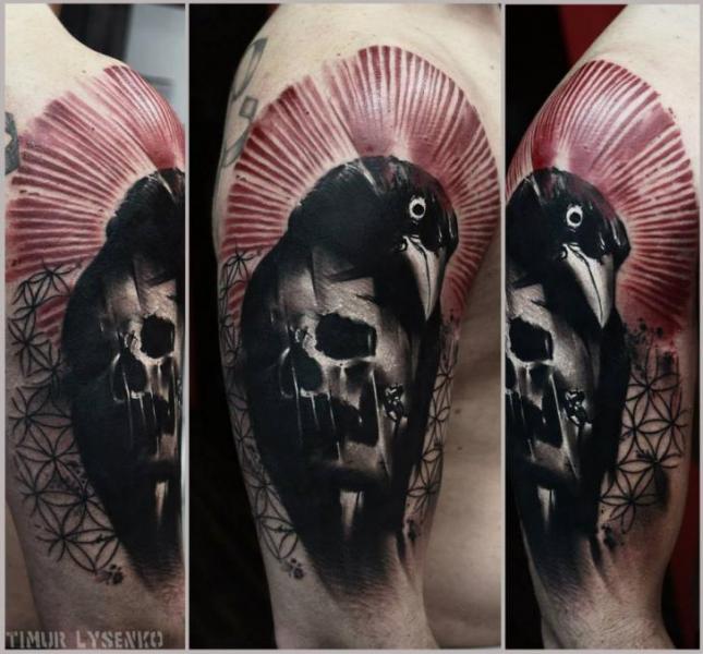 Schulter Totenkopf Krähen Tattoo von Redberry Tattoo