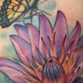 tatuaż Kwiat Bok Motyl lotos przez Powerline Tattoo