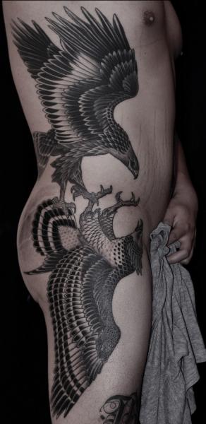 Tatuaggio Gamba Fianco Aquila di RG74 tattoo