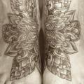 Fuß Dotwork Mandala tattoo von Fade Fx Tattoo